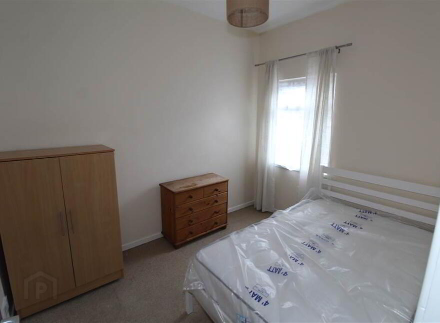 30 Titania Street, Belfast, BT6 8NT