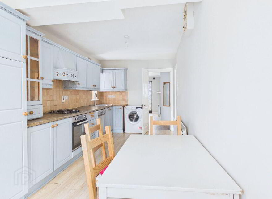 10 Castle Avenue, Kilminchy, R32W29R