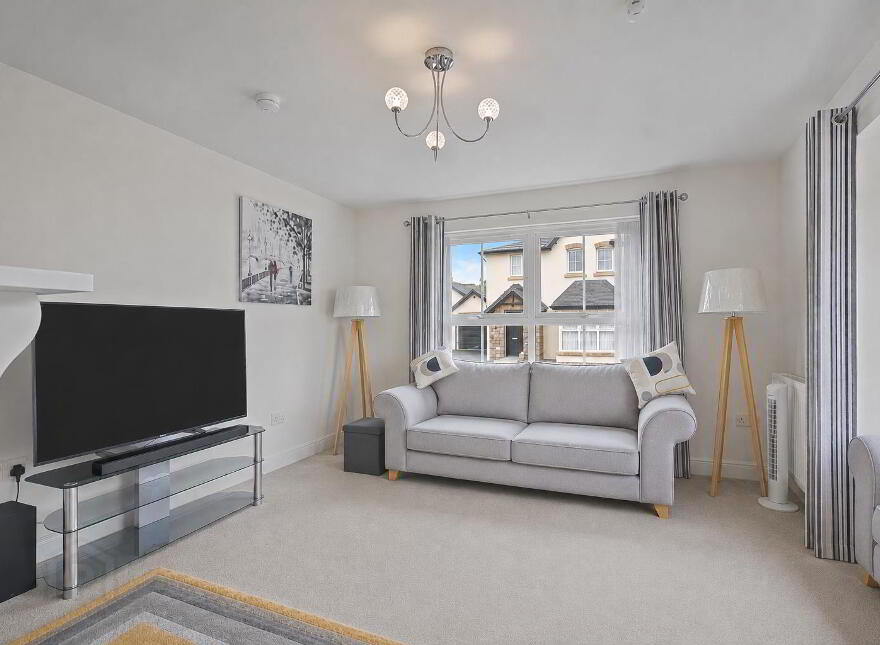16 River Hill Park, Newtownards, BT23 7FJ