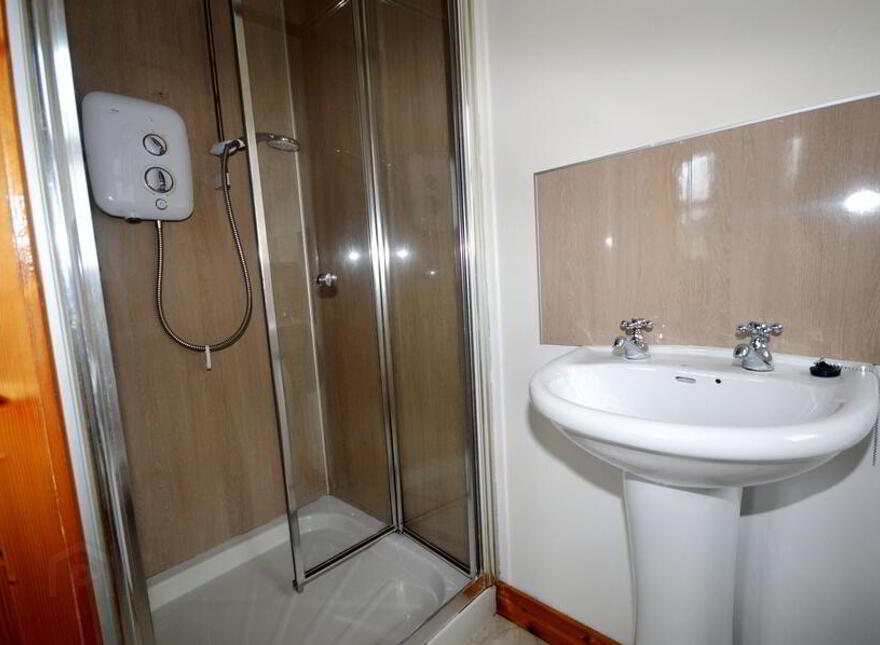 7 Sessiagh Park, Castlefin, F93T3H3