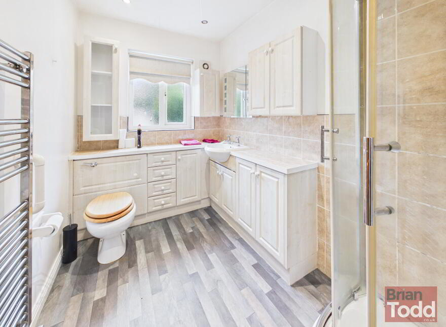 28 Old Mill Heights, Larne, BT40 2RS