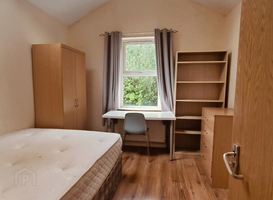 30 Ridgeway Street, Stranmillis, Belfast, BT9 5FB