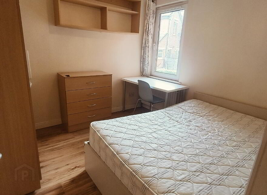 30 Ridgeway Street, Stranmillis, Belfast, BT9 5FB