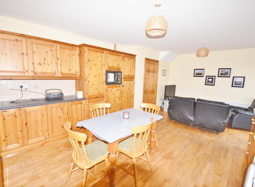 23 Convent St, Listowel, V31W290