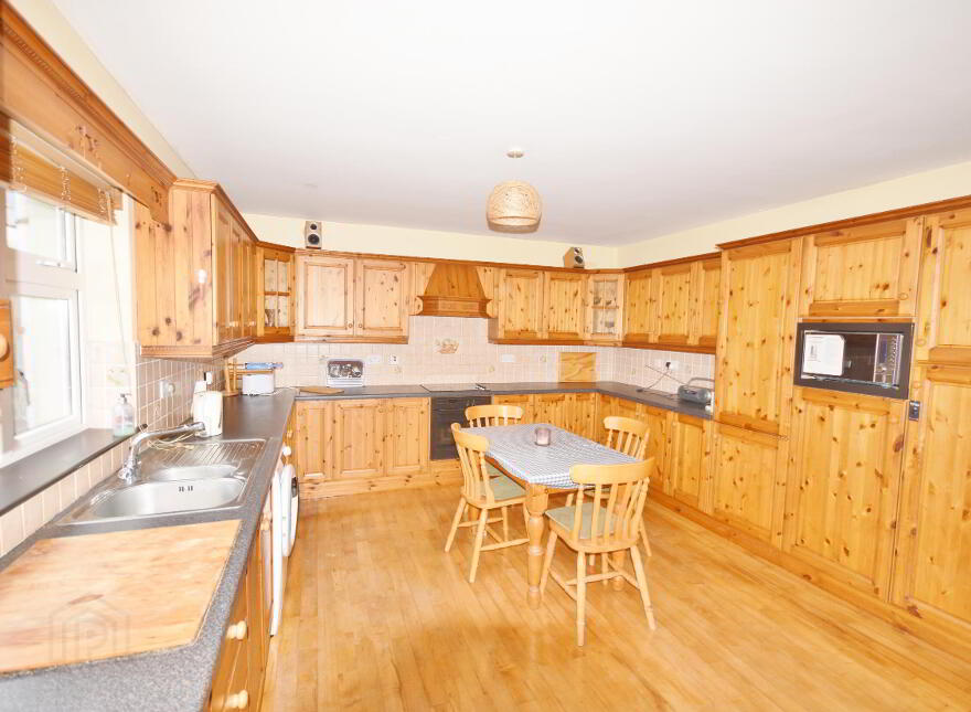 23 Convent St, Listowel, V31W290