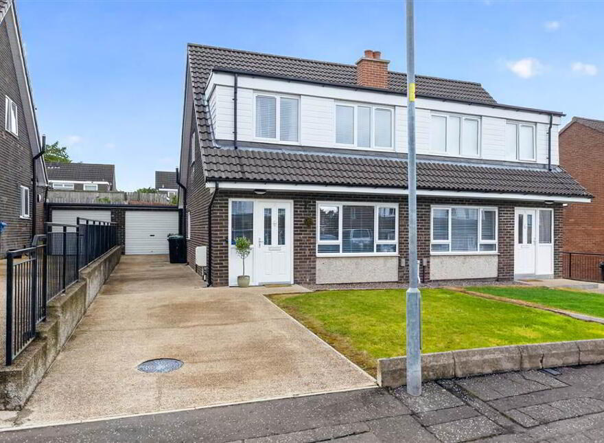 7 Oakridge Gardens, Belsize Road, Lisburn, BT27 4NE photo