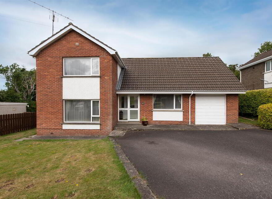 16 Ardenlee Gardens, Downpatrick, BT30 6PJ