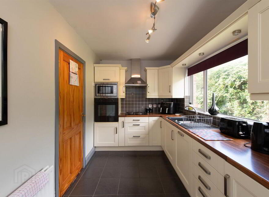 16 Ardenlee Gardens, Downpatrick, BT30 6PJ