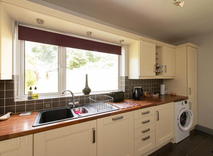 16 Ardenlee Gardens, Downpatrick, BT30 6PJ