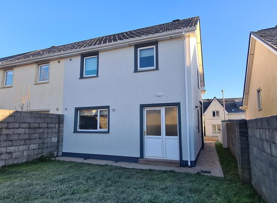 11 Castlefield, Stonebridge, Dromahair, F91K3V1