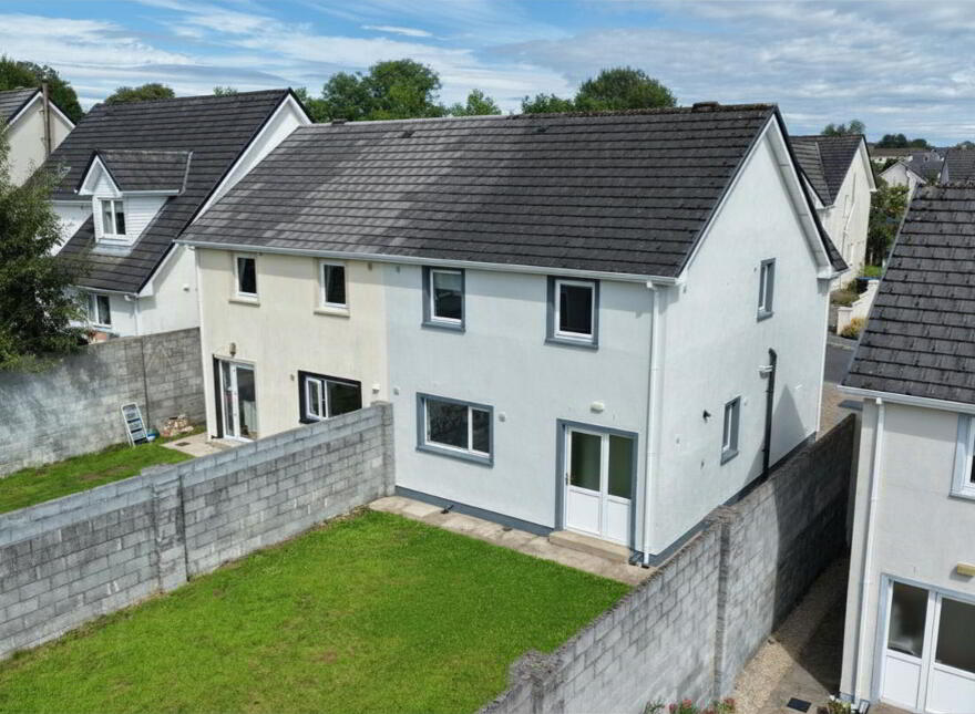 11 Castlefield, Stonebridge, Dromahair, F91K3V1