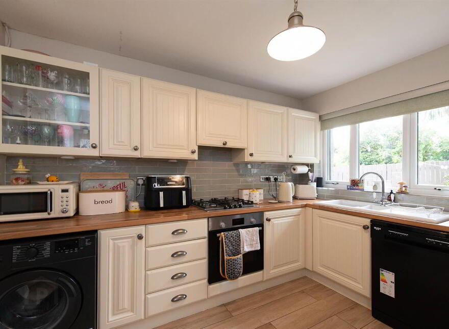 3 Manor Park, Ardfern, Downpatrick, BT30 6TP