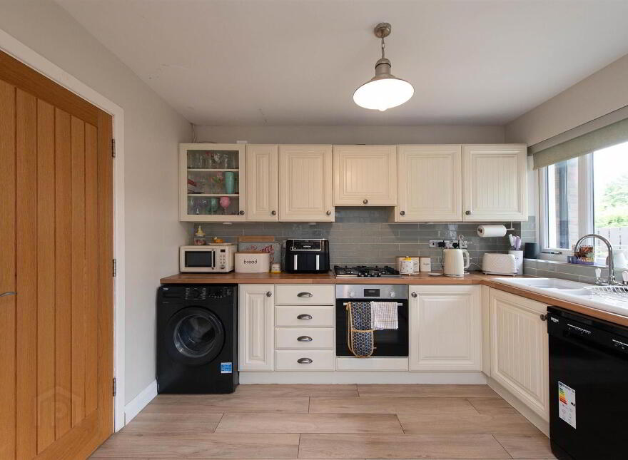 3 Manor Park, Ardfern, Downpatrick, BT30 6TP