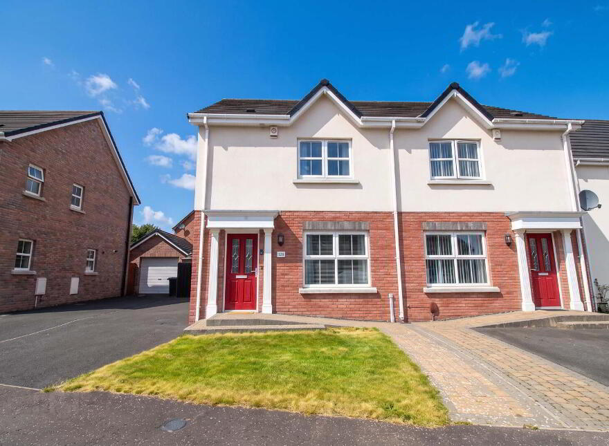 124 Farm Lodge Park, Greenisland, Carrickfergus, BT38 8YB