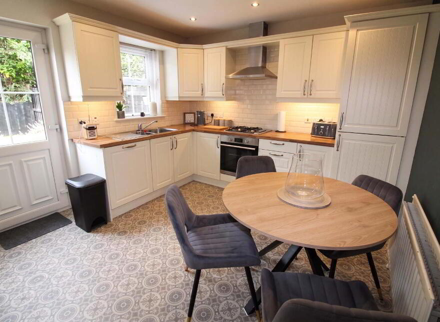 124 Farm Lodge Park, Greenisland, Carrickfergus, BT38 8YB