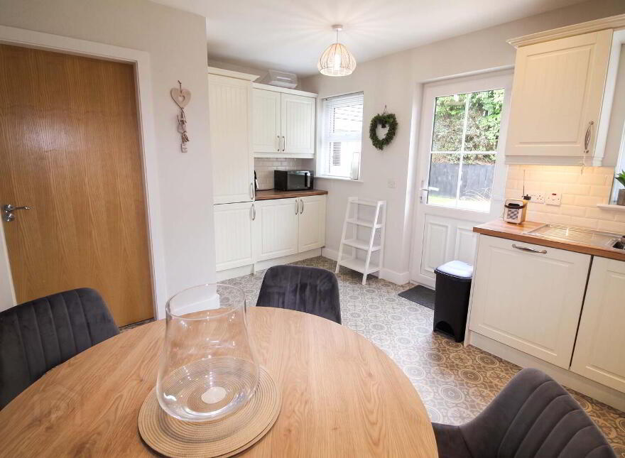 124 Farm Lodge Park, Greenisland, Carrickfergus, BT38 8YB