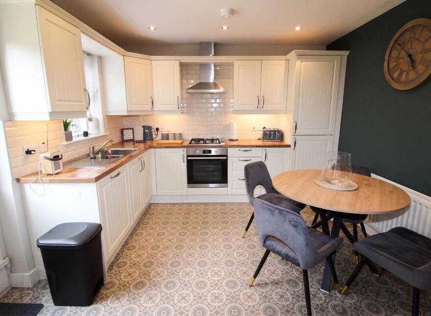 124 Farm Lodge Park, Greenisland, Carrickfergus, BT38 8YB