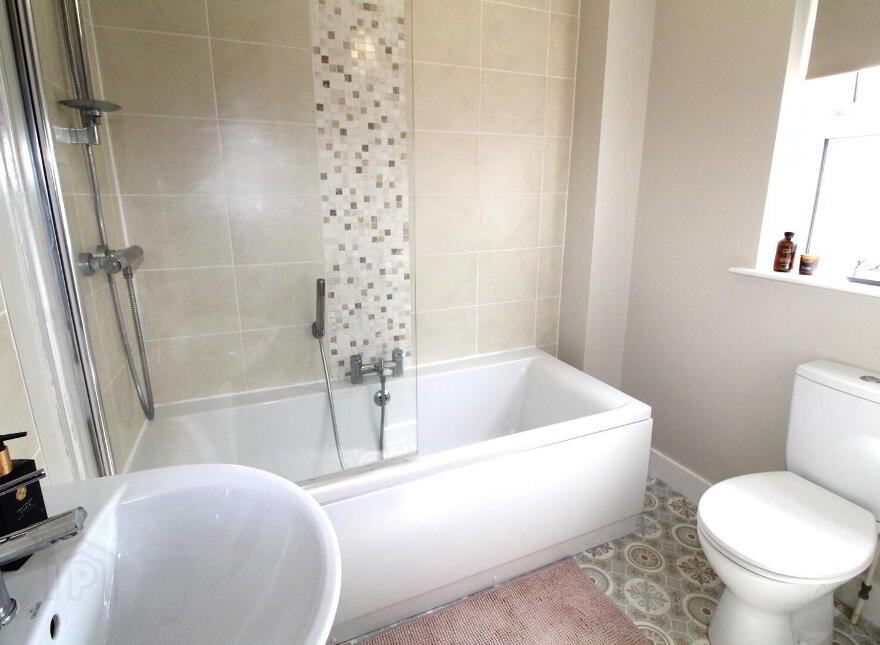 124 Farm Lodge Park, Greenisland, Carrickfergus, BT38 8YB