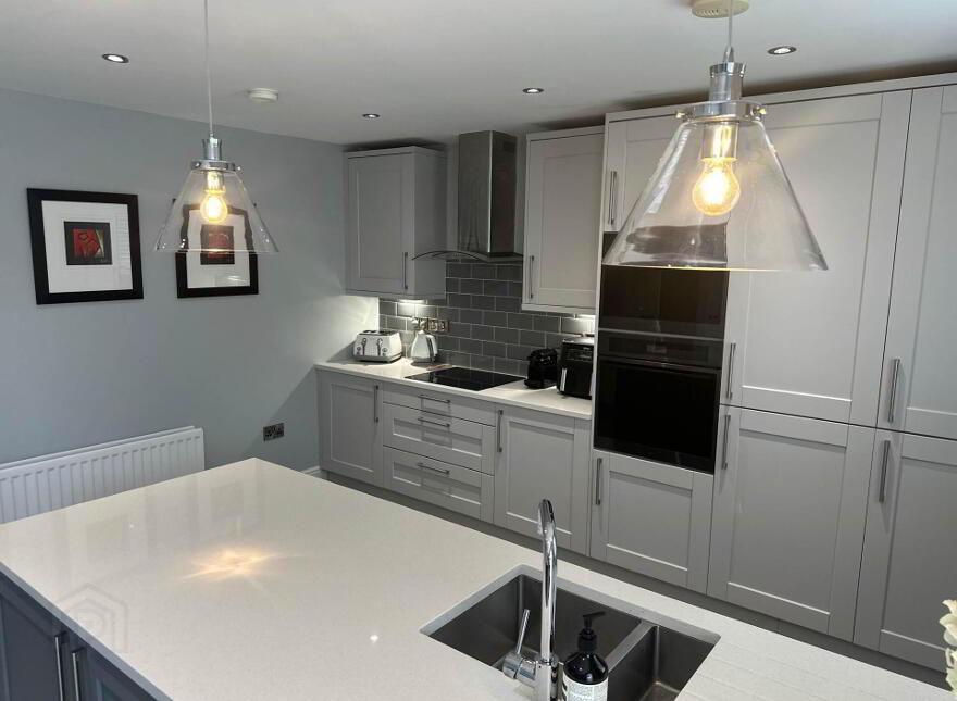 46 Fairfields Manor, Lisburn, BT28 3WA