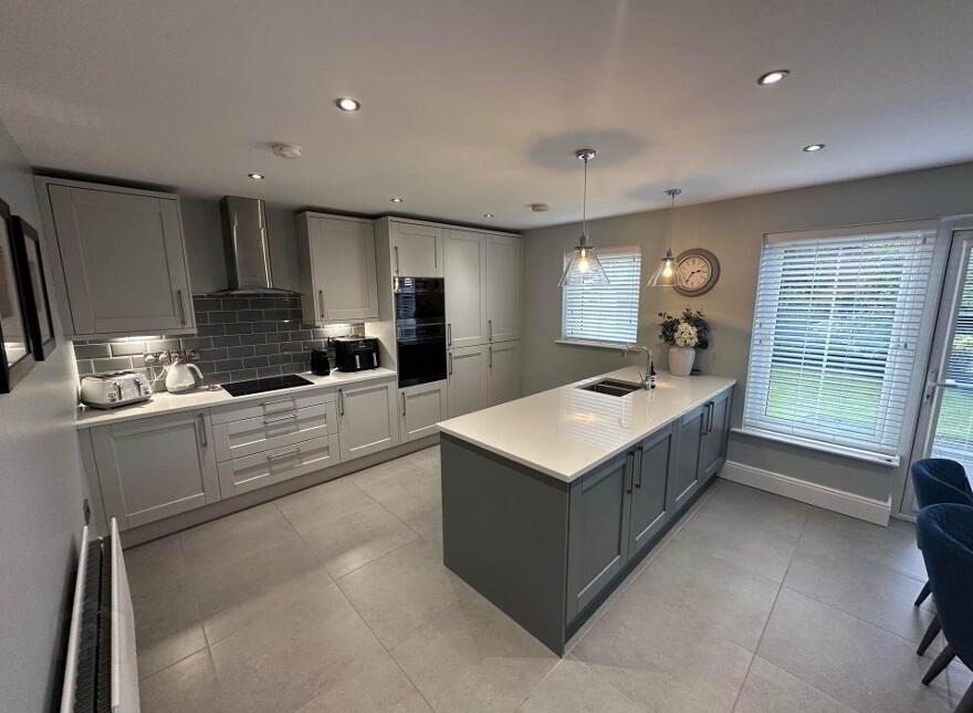 46 Fairfields Manor, Lisburn, BT28 3WA