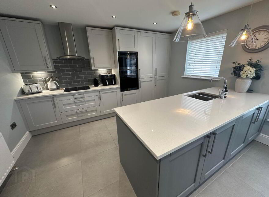 46 Fairfields Manor, Lisburn, BT28 3WA