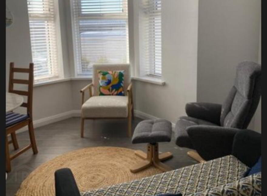 107 Eglinton Street, Portrush, BT56 8DZ