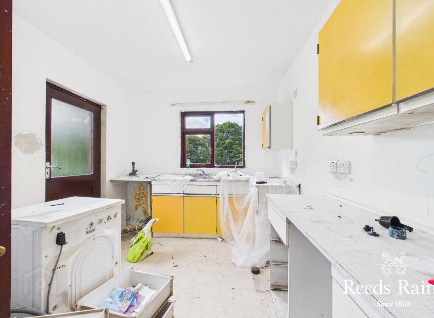 516 Falls Road, Belfast, BT12 6EP