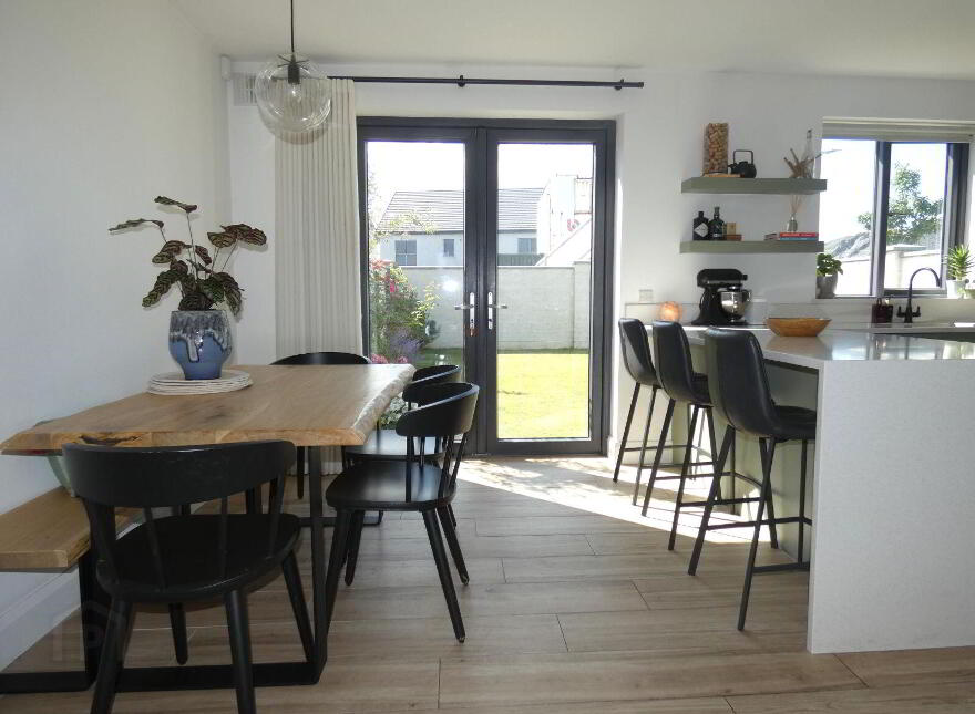 1 Curate's Court, Roslevan, Ennis, V95F86T