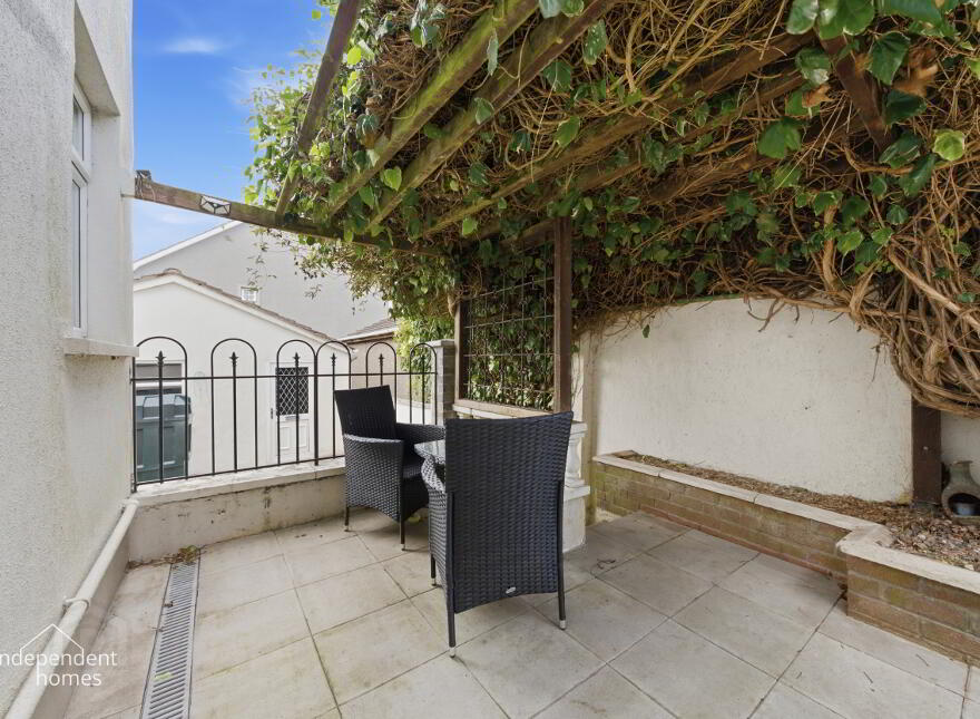 4 George Avenue, Glenarm Road, Larne, BT40 1EA