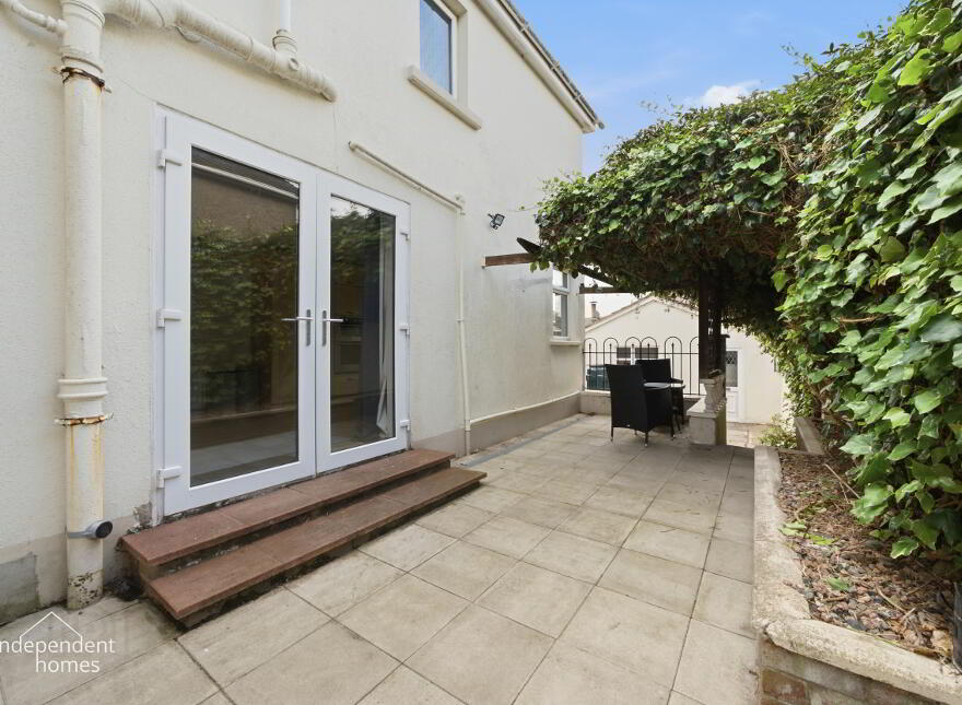 4 George Avenue, Glenarm Road, Larne, BT40 1EA