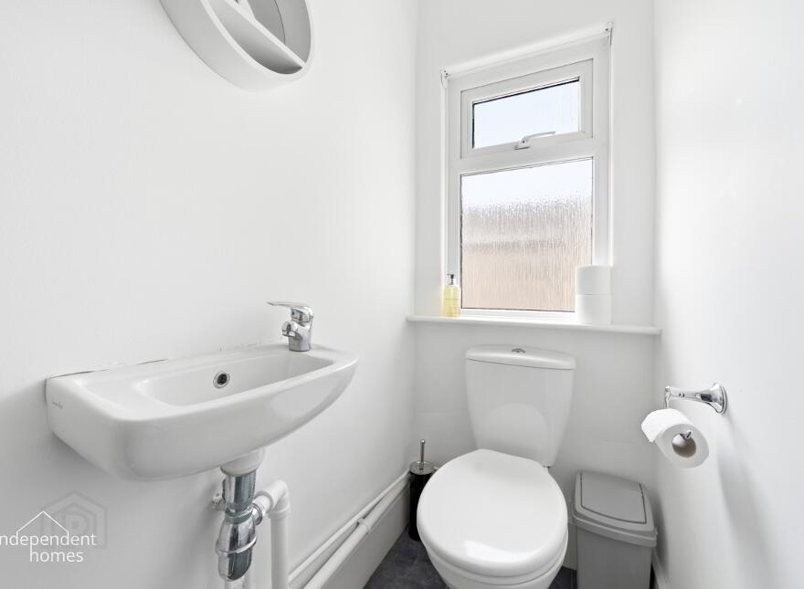 4 George Avenue, Glenarm Road, Larne, BT40 1EA