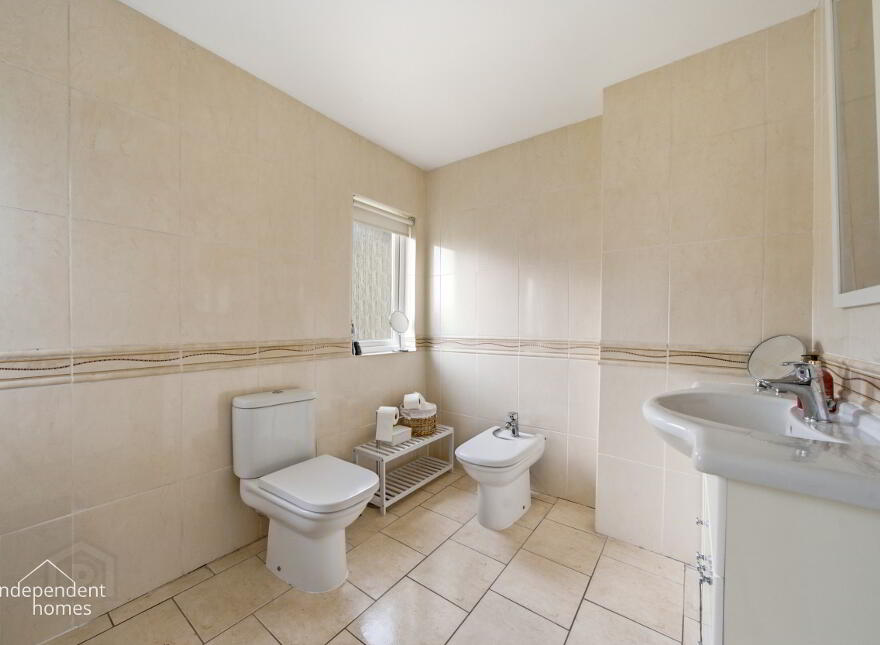 4 George Avenue, Glenarm Road, Larne, BT40 1EA