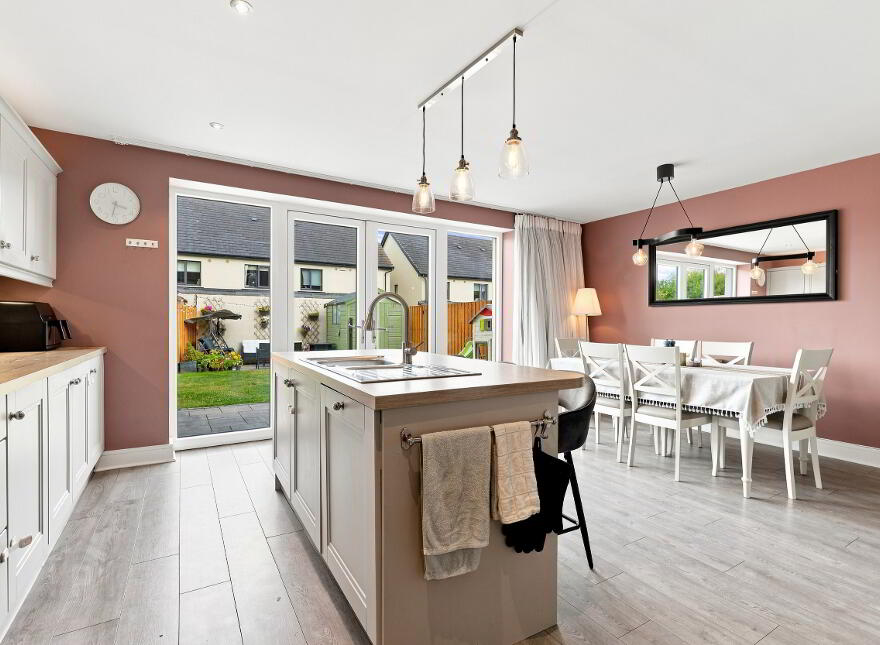 39 Knightsgate Avenue, Rush, K56H590