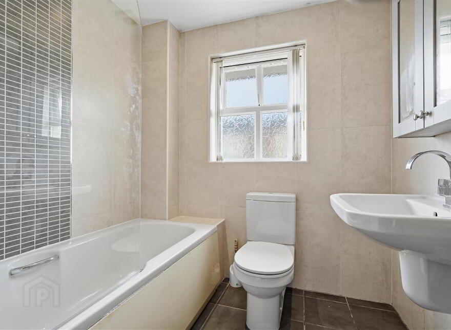17 Todd`s Hill Park, Saintfield, BT24 7FB