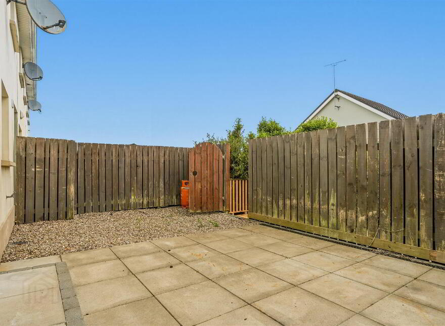 17 Todd`s Hill Park, Saintfield, BT24 7FB