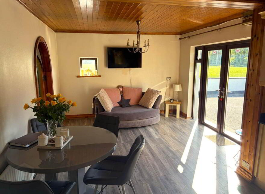 Bungalow +, Garage 0.8 Acres, Portarlington, R32N4N8