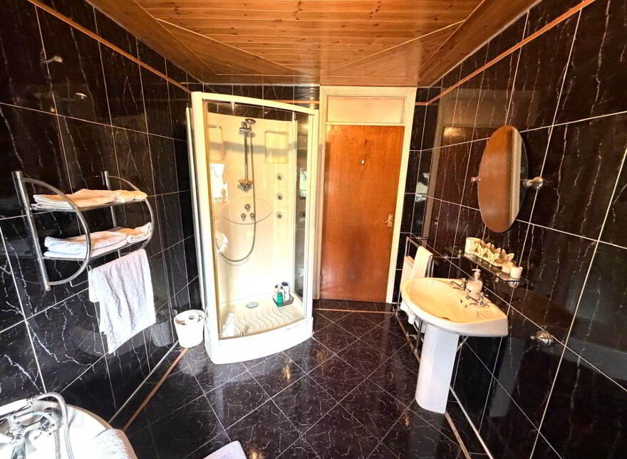 Bungalow +, Garage 0.8 Acres, Portarlington, R32N4N8