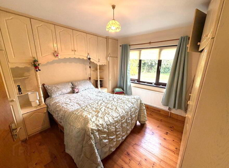 Bungalow +, Garage 0.8 Acres, Portarlington, R32N4N8