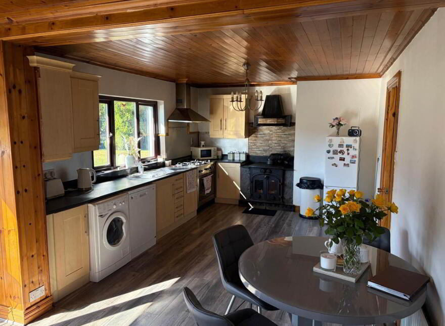 Bungalow +, Garage 0.8 Acres, Portarlington, R32N4N8