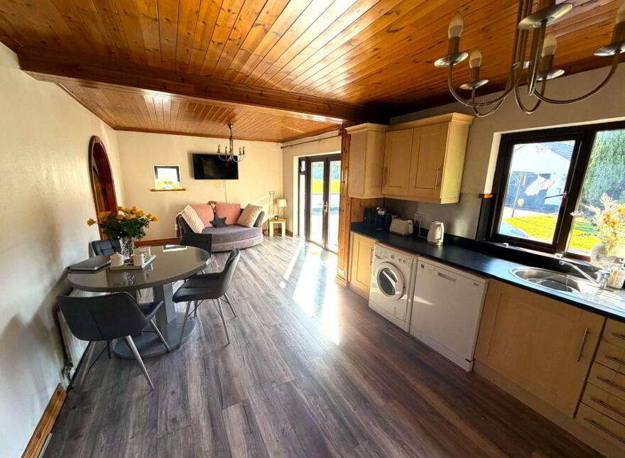 Bungalow +, Garage 0.8 Acres, Portarlington, R32N4N8