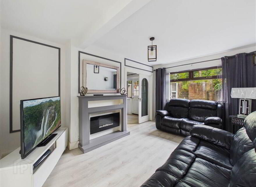 2 Ballymurphy Road, Belfast, BT12 7JL