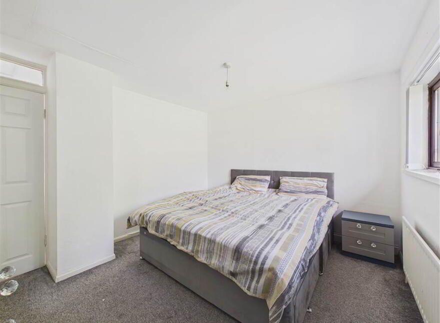 2 Ballymurphy Road, Belfast, BT12 7JL