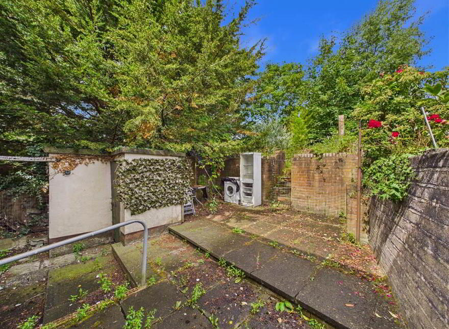 2 Ballymurphy Road, Belfast, BT12 7JL