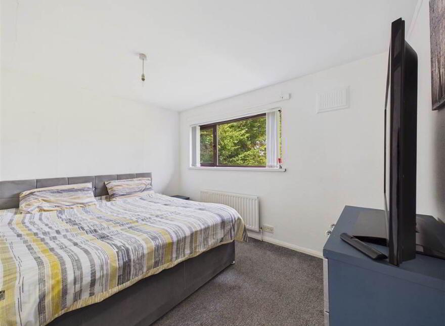 2 Ballymurphy Road, Belfast, BT12 7JL