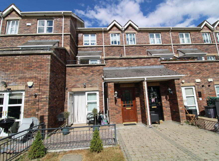 17 Latchford Park, Clonee, D15P028