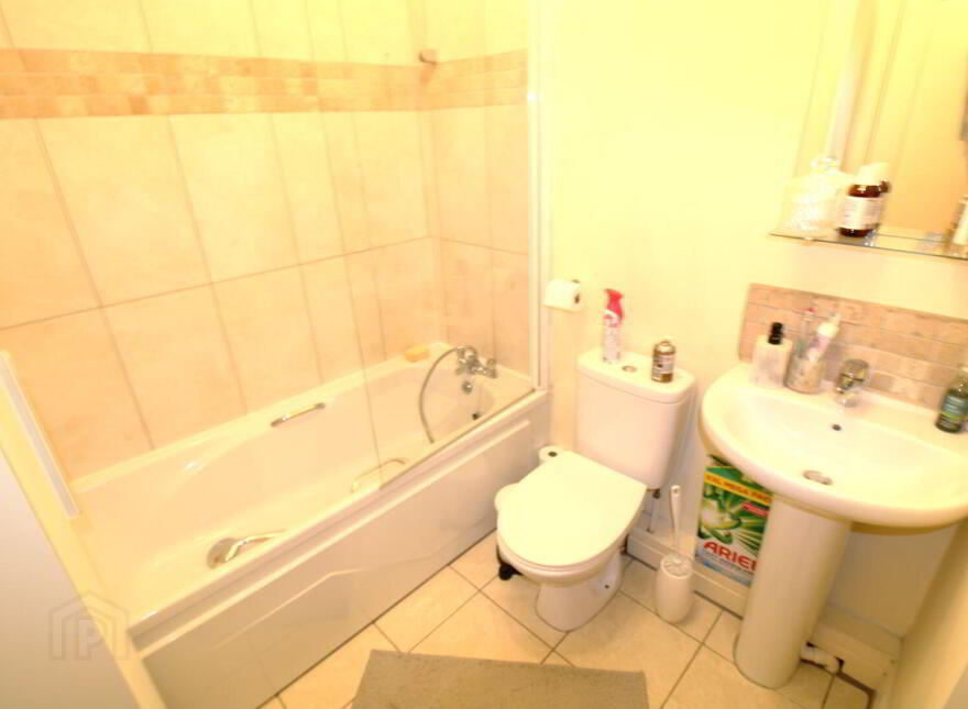17 Latchford Park, Clonee, D15P028