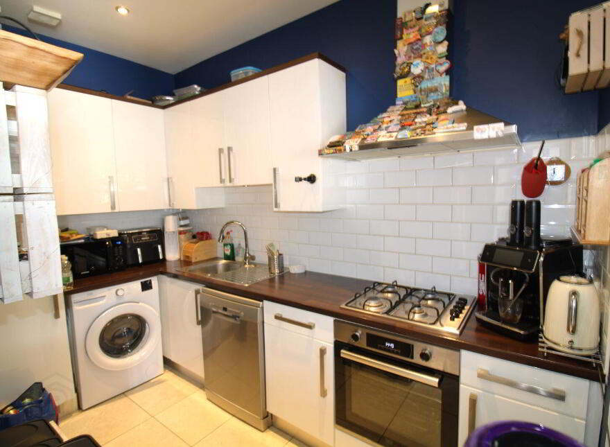 17 Latchford Park, Clonee, D15P028