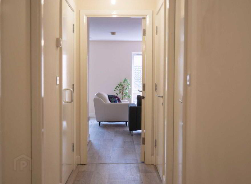 206 College Court Central, King Street, Belfast, BT1 6AD