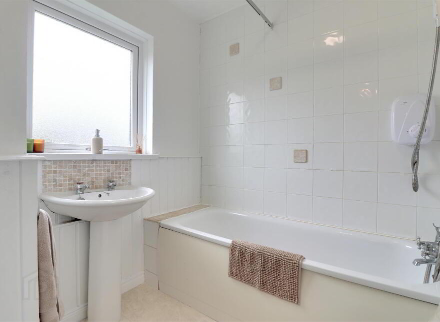 3 Henderson Avenue, Conlig, Do, Newtownards, BT23 7PW