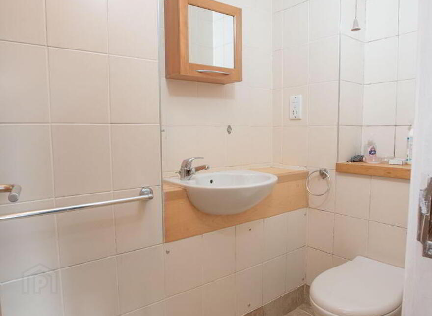 74 Stranmillis Wharf, Belfast, BT9 5GN